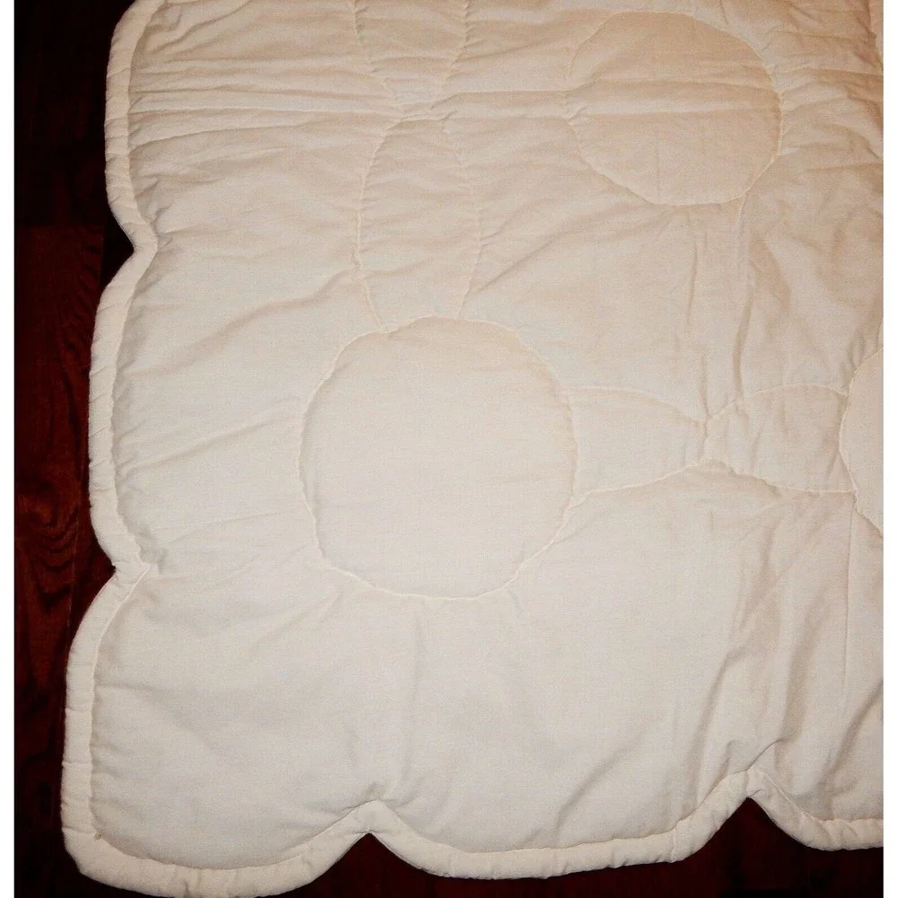 Crib Toddler Bed Comforter Cream Crocheted Roses Medallion Scalloped Edge